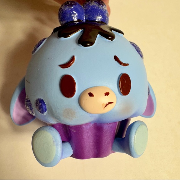 NWT. NWT. Disney Ornament - Munchlings Wild blueberry muffin Eeyore. - Picture 9 of 11